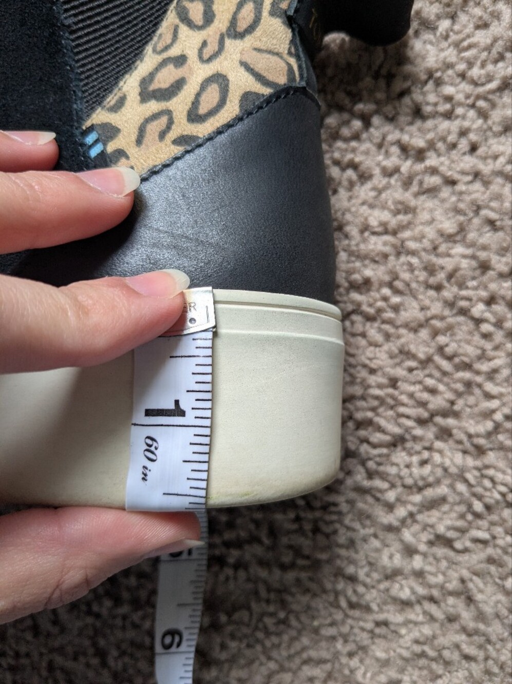 🖤 Toms Suede Booties - Picture 6 of 9